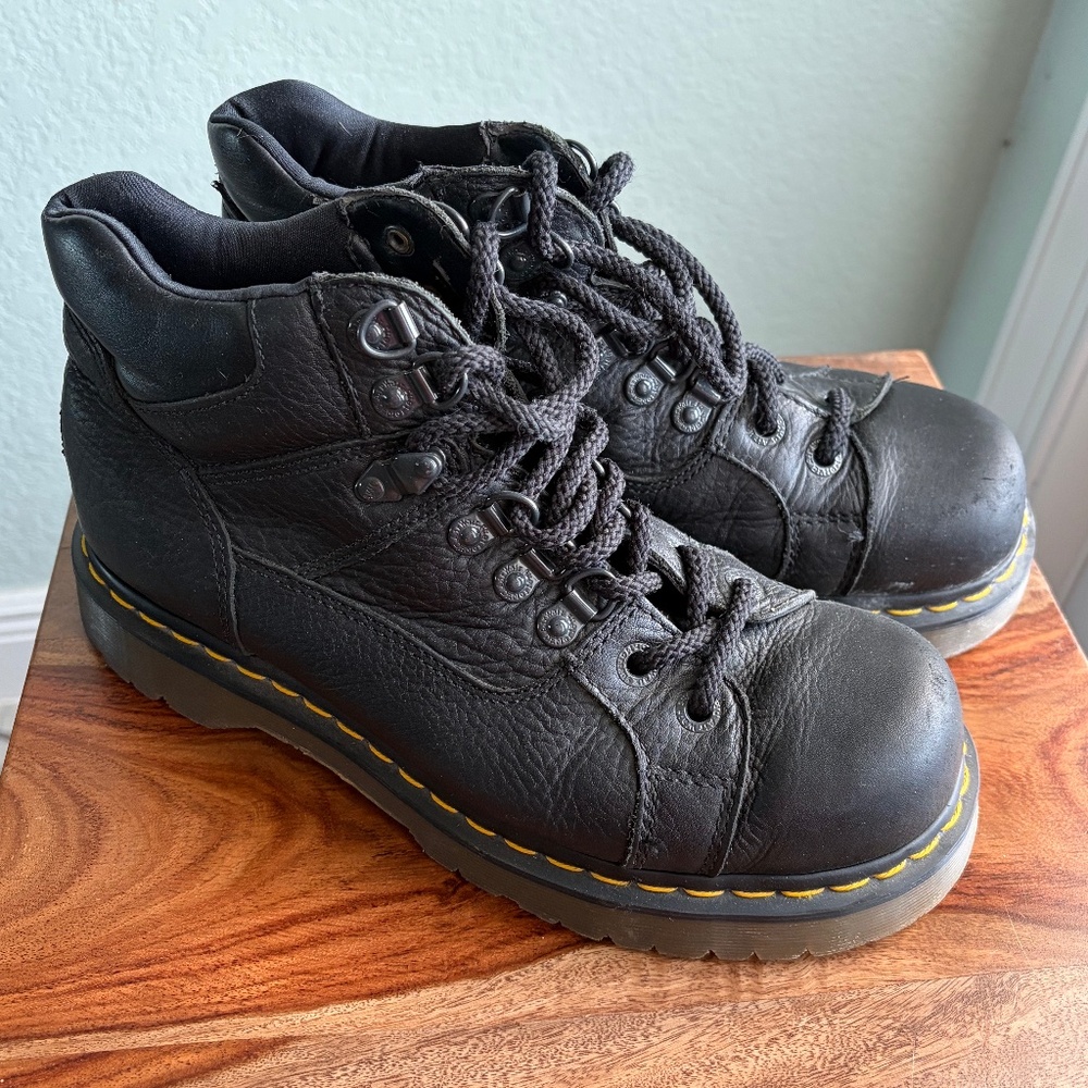 Dr. Martens Air Wair  men's size 9/ladies size 10  10962